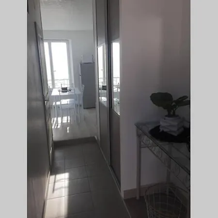 Apartament F2 Agreable Proche De Toute Commodite *